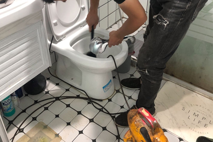 屯城镇疏通下水道