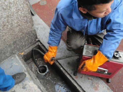 屯城镇疏通下水道